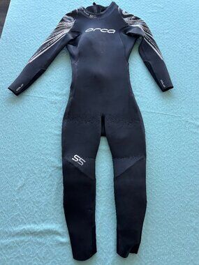 Men's Orca S5 5mm black wetsuit, size 6 (small)